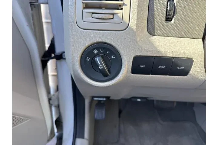 $10977 : Ford Escape 2011 XLT 4dr SUV image 10