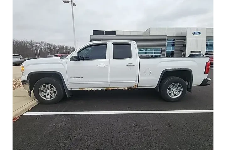 $16839 : GMC Sierra 1500 2015 4x4 SLE image 2