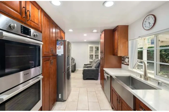 $1700 : House Ready For rent image 6