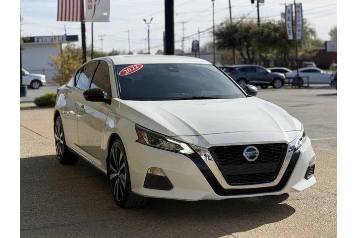 $21999 : 2022 Altima 2.5 SR image 4