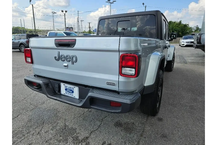 $29774 : Jeep Gladiator 2023 4x4 Over image 5