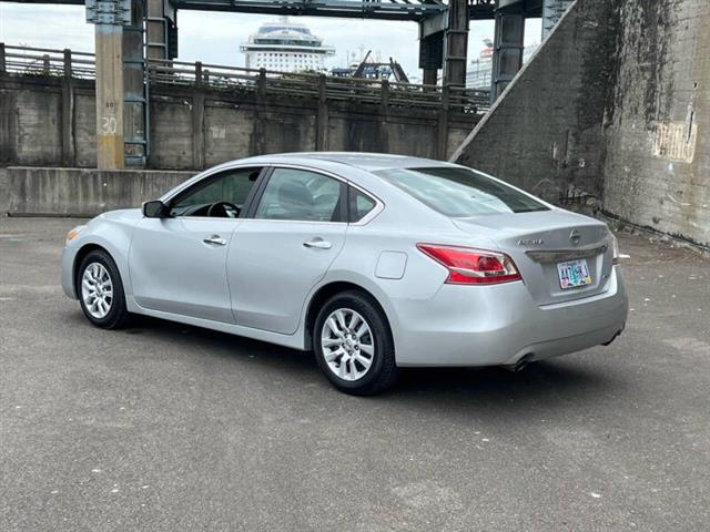 $7488 : 2013 Altima 2.5 S image 5