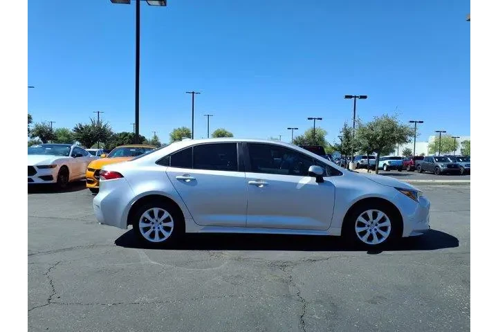 $22190 : Toyota Corolla 2024 LE 4dr S image 3