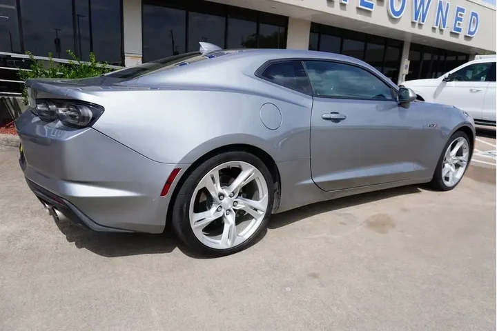 $33988 : Chevrolet Camaro 2023 LT1 2d image 6