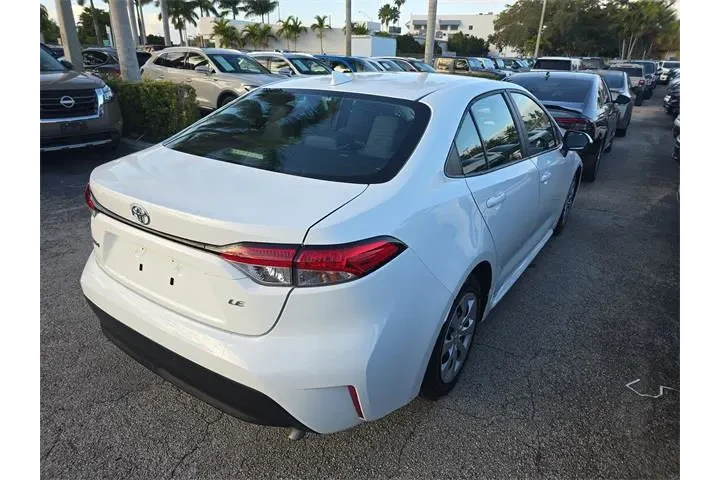 $17690 : Toyota Corolla 2023 LE 4dr S image 3