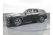 $25489 : Toyota Highlander 2021 XLE 4 thumbnail