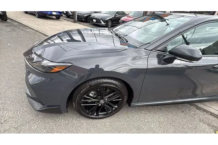 $29073 : Toyota Camry 2025 AWD LE 4dr image 9