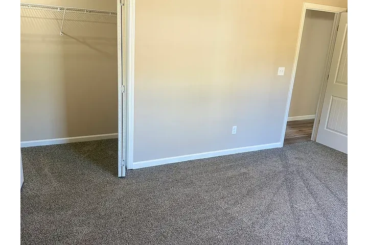 $1500 : SINGLE FAMILY HOUSE image 5