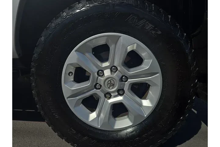 $33995 : Toyota 4Runner 2018 4x4 SR5 image 6