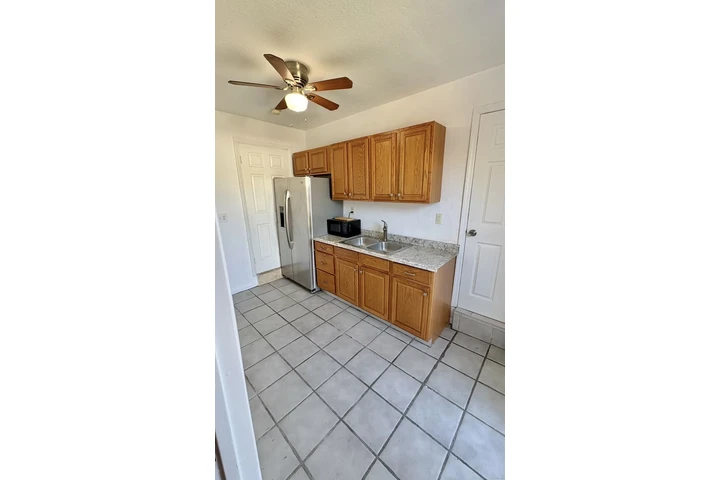 $1500 : Studio Efficiency para Renta image 7