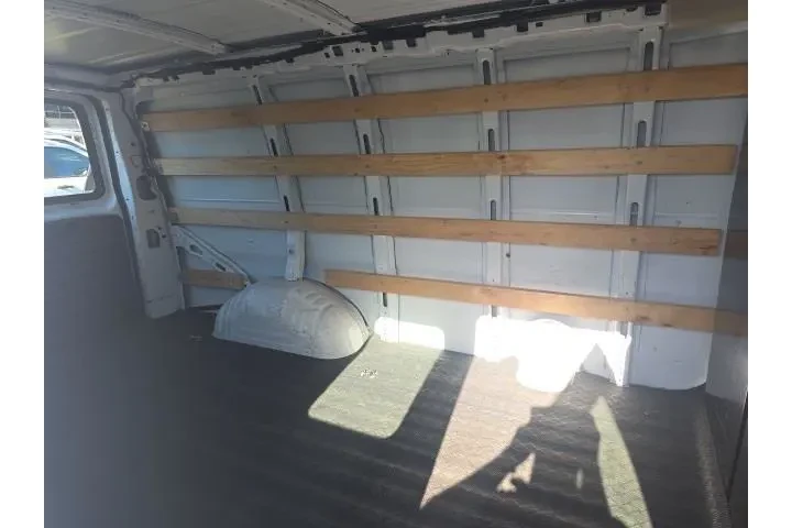 $25995 : Chevrolet Express 2022 2500 image 3