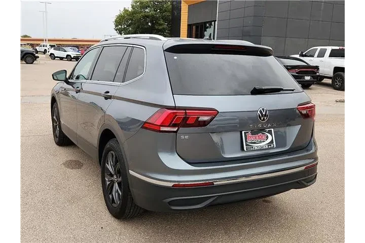 $26995 : Volkswagen Tiguan 2024 SE 4d image 3