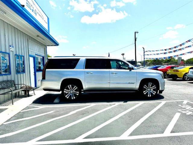 $28990 : 2016 Escalade ESV Luxury Coll image 4