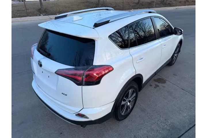$15995 : 2016 RAV4 XLE image 10