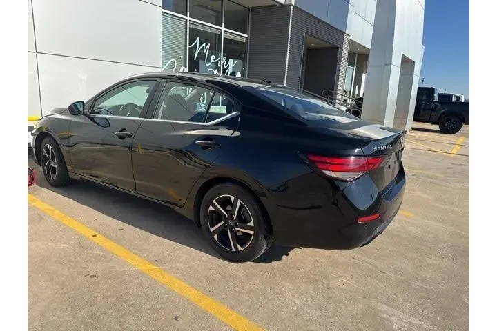 $18000 : Nissan Sentra 2024 SV 4dr Se image 3