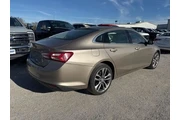 $20700 : Chevrolet Malibu 2024 LT 4dr thumbnail