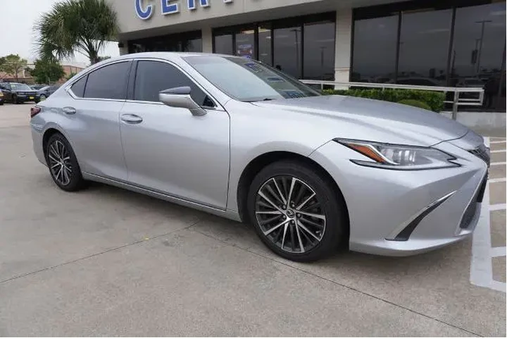 $38725 : Lexus ES 350 2022 4dr Sedan image 1