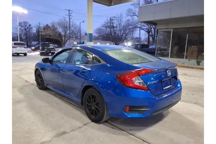 $18942 : Honda Civic 2017 LX 4dr Seda image 5