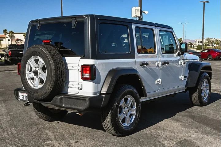 Jeep Wrangler Unlimited 2022 image 8