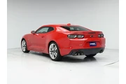 $29998 : Chevrolet Camaro 2021 LT 2dr thumbnail
