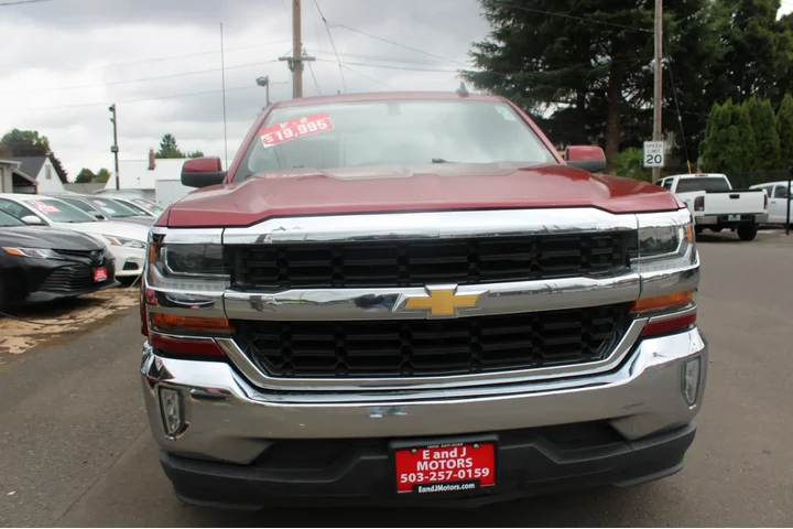 $18995 : 2018 Silverado 1500 2WD Crew image 2