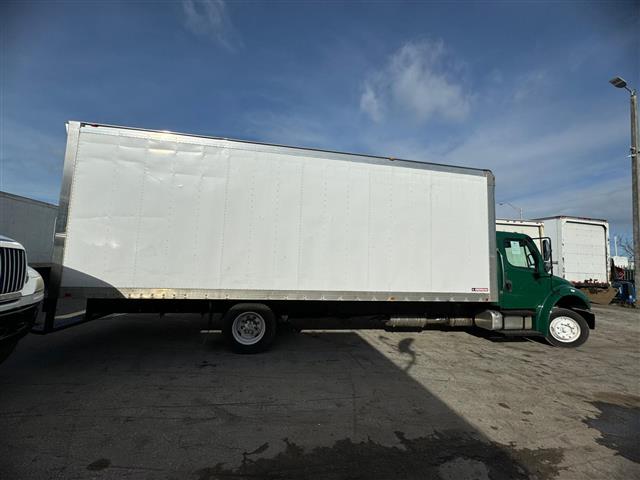 FREIGHTLINER M2 24FT DRY BOX image 6