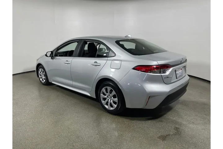 $23777 : Toyota Corolla 2024 LE 4dr S image 5