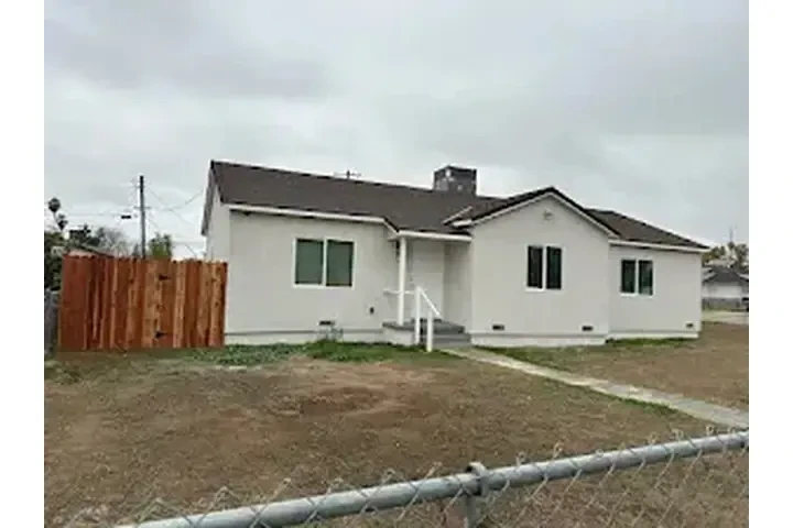 $2000 : BAKERSFIELD  CASA REMODELADA image 6