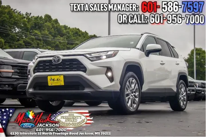 $32695 : Toyota RAV4 2024 XLE Premium image 3