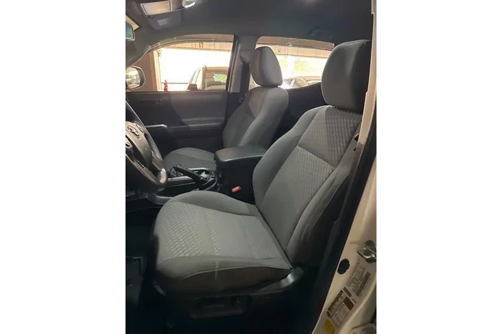 $33740 : Toyota Tacoma 2023 4x2 SR5 V image 5