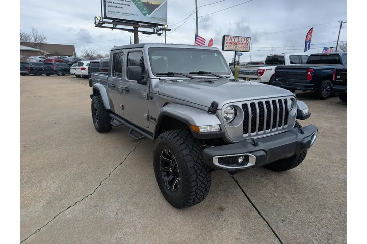 $29995 : 2020 Gladiator image 3