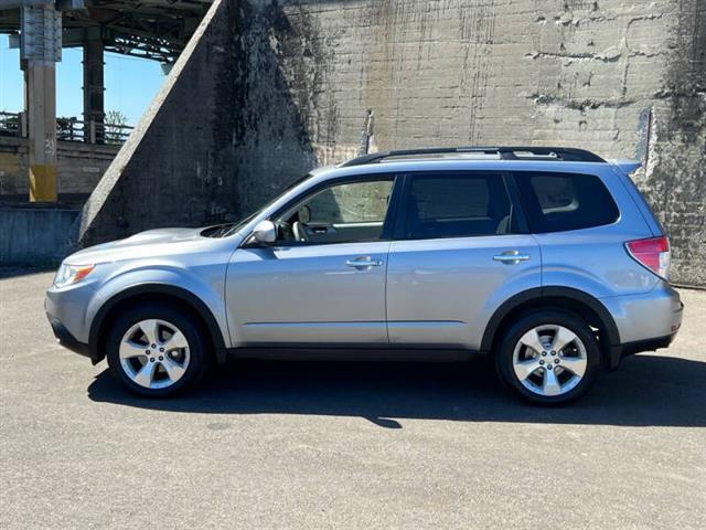 $13888 : 2010 Forester 2.5XT Limited image 5