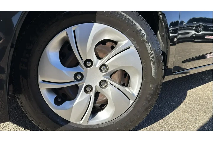 $7997 : Honda Civic 2013 LX 4dr Seda image 9