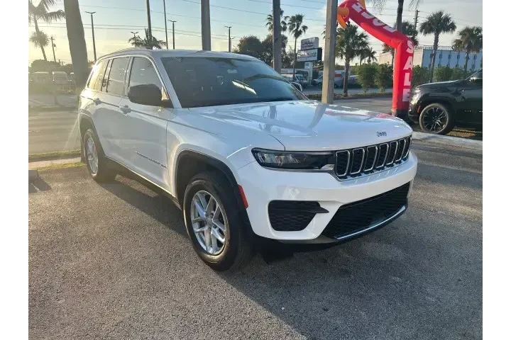 $26990 : Jeep Grand Cherokee 2023 4x2 image 2