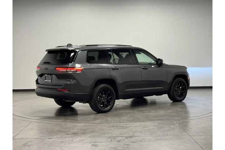 $28462 : Jeep Grand Cherokee L 2024 4 image 7