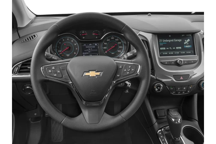 2017 Cruze LT image 4