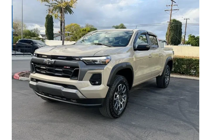 2024 Colorado Z71 4WD image 2