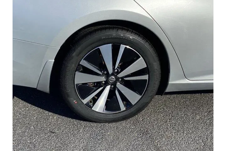 $14495 : Nissan Altima 2021 2.5 SV 4d image 10