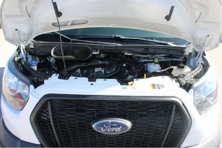 $33200 : Ford Transit 2021 250 3dr SW image 7