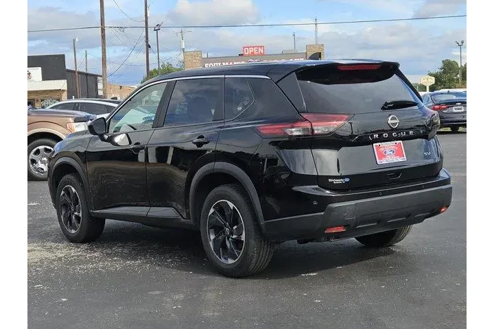 Nissan Rogue 2024 SV 4dr Cro image 6
