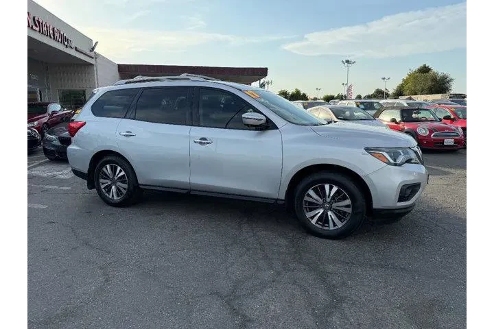 $16195 : Nissan Pathfinder 2017 S 4dr image 3