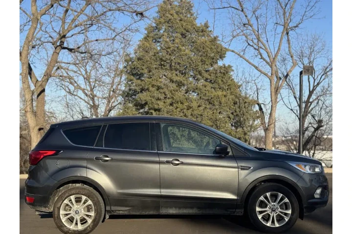 $5999 : 2019 Escape SE image 5