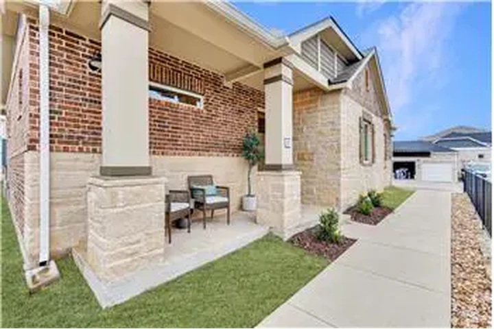 $1840 : Rental property with 2 bedro image 5