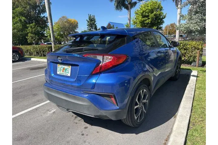 $13607 : Toyota C-HR 2020 XLE 4dr Cro image 5