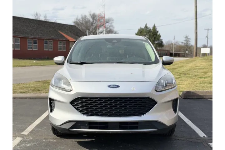 $5999 : 2020 Escape SE image 6