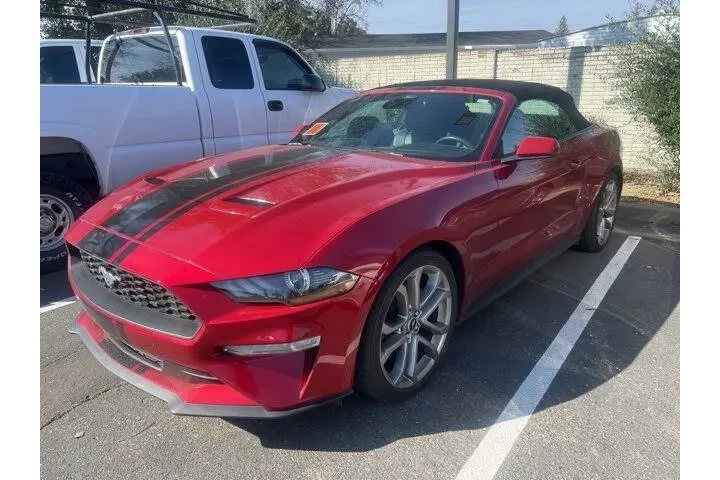 $31988 : Ford Mustang 2023 EcoBoost P image 1