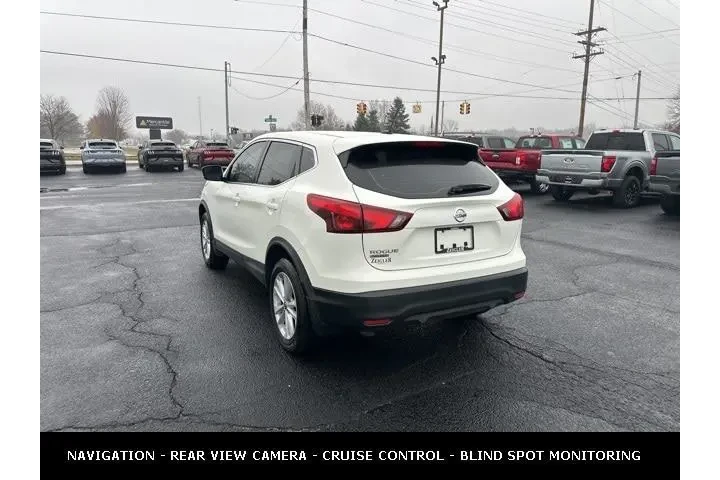 $12995 : Nissan Rogue Sport 2019 S 4d image 9