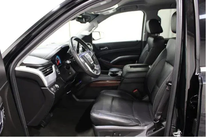 $26982 : GMC Yukon 2017 4x2 SLT 4dr S image 3