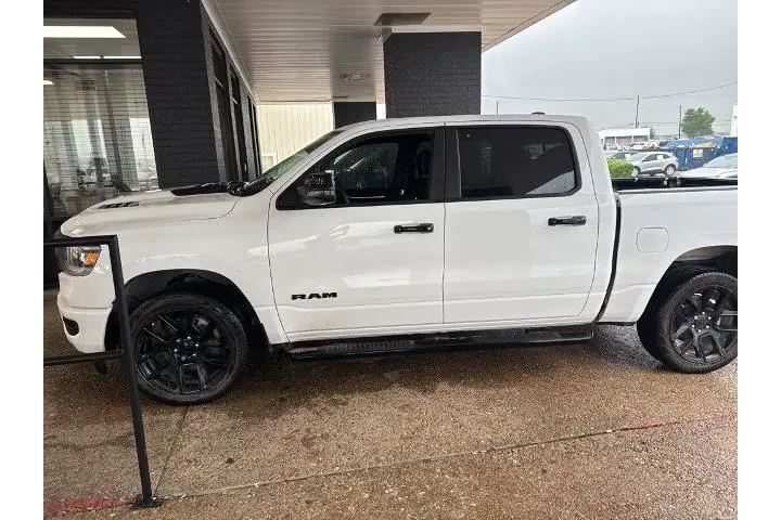 Ram 1500 2024 4x4 Laramie 4d image 1