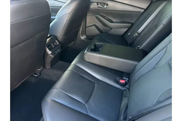 $29999 : Honda Accord Hybrid 2025 Spo image 1
